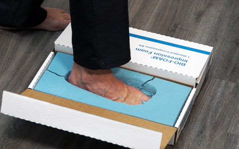 The Custom Orthotics Kit comes with a box so you can ship your mold after use.