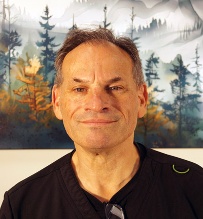 A headshot of Dr. Mitchell Wachtel.